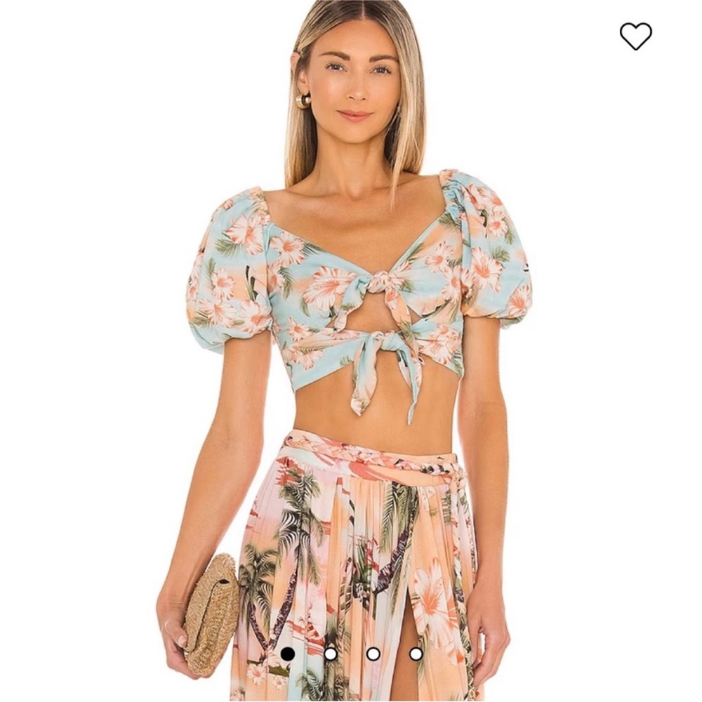 Agua Bendita front tie cut out crop